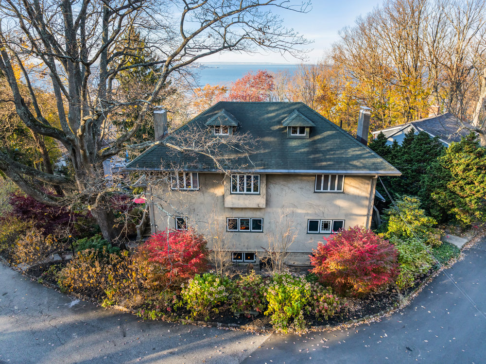 Gustav Stickley-designed 27 Hooper Ave, Atlantic Highlands, NJ 
