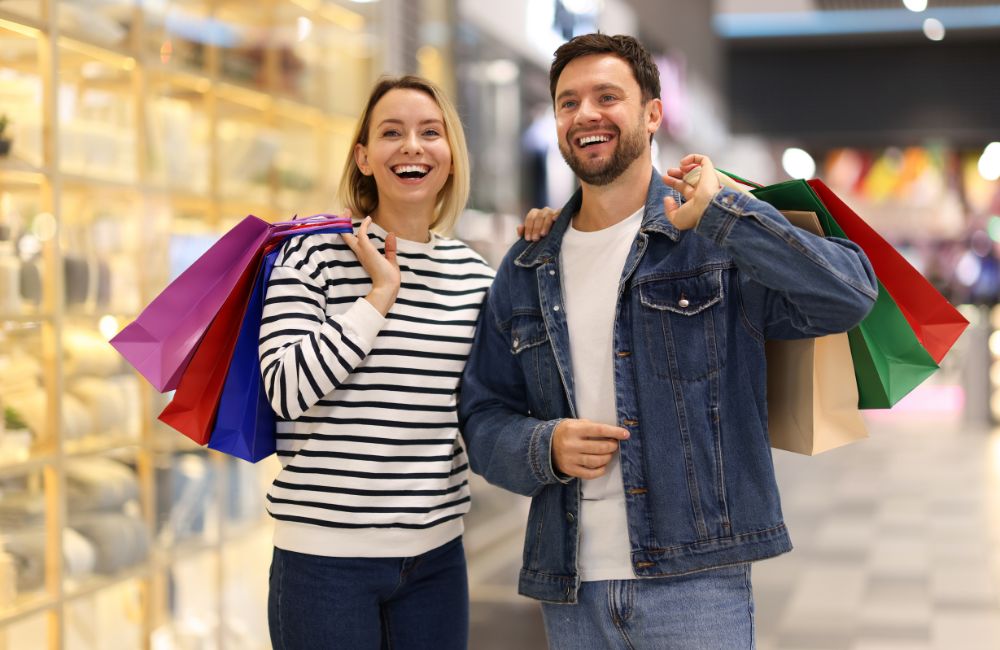 Military family shopping and saving with retail discounts